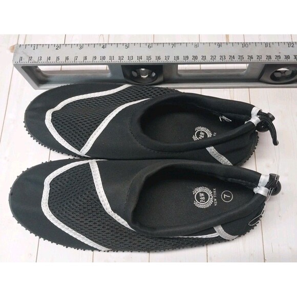 Women Size 7 Black White Water Shoes Mesh Drawstring Swim Beach NWOT PW New York - Picture 9 of 10